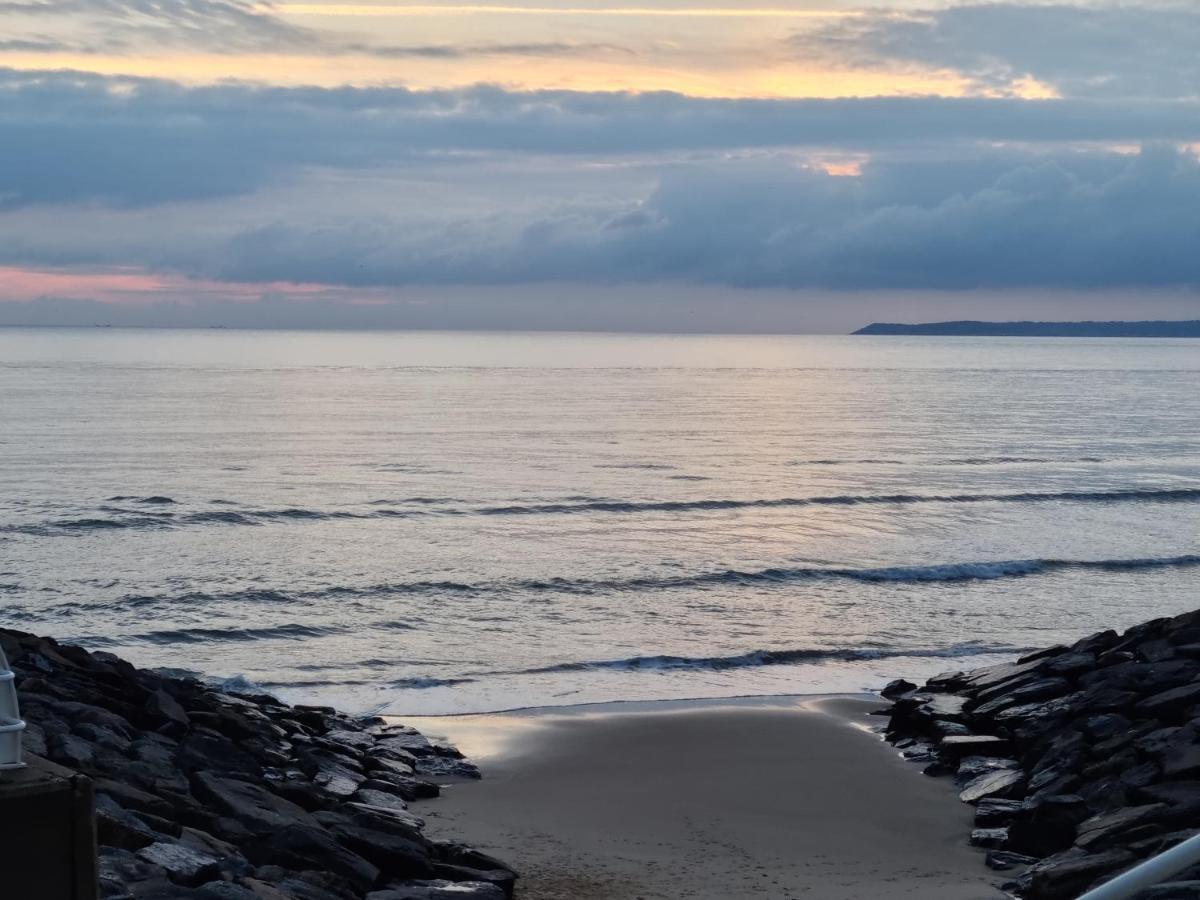Driftmark Beachfront Location Aberavon Beach Sea Views Large Driveway Parking Private Site Fibre Optic Wi Fi Port Talbot Ngoại thất bức ảnh